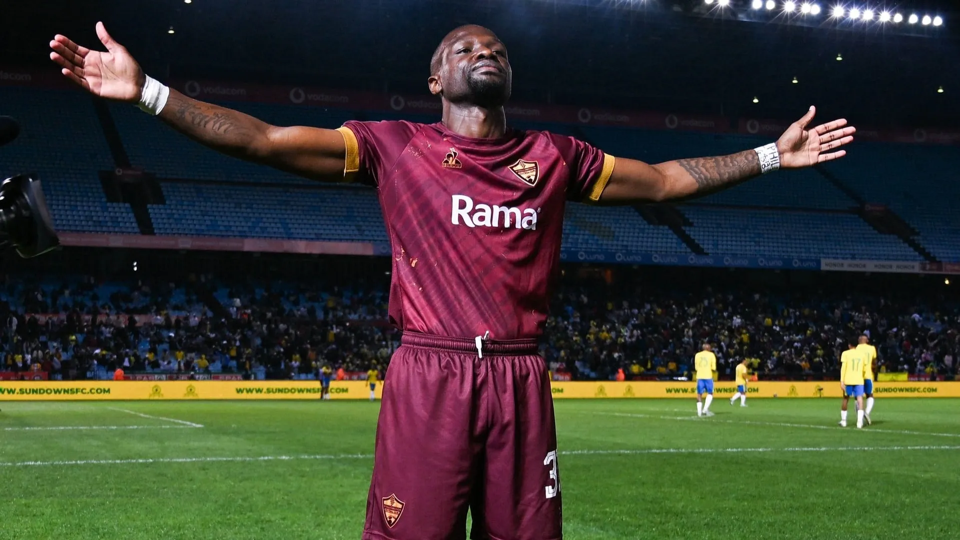 &lsquo;Mamelodi Sundowns were robbed! Time for Pirates to skin Chiefs alive&rsquo;