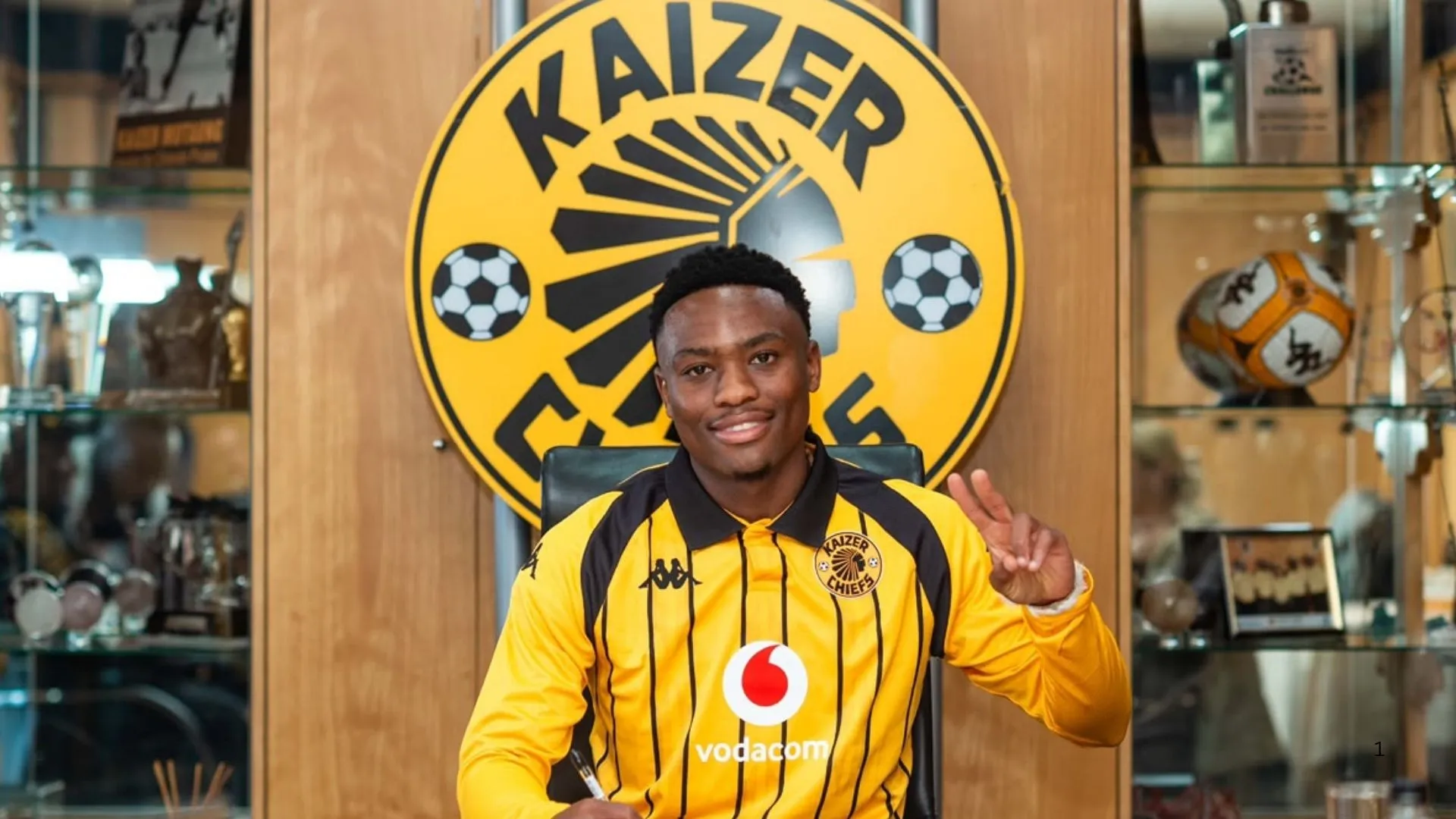 Kaizer Chiefs new signing Langelihle Phili.