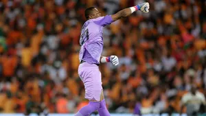 ‘Orlando Pirates are like overseas club’ – Nwabali urged to snub Kaizer Chiefs in favour of Bucs