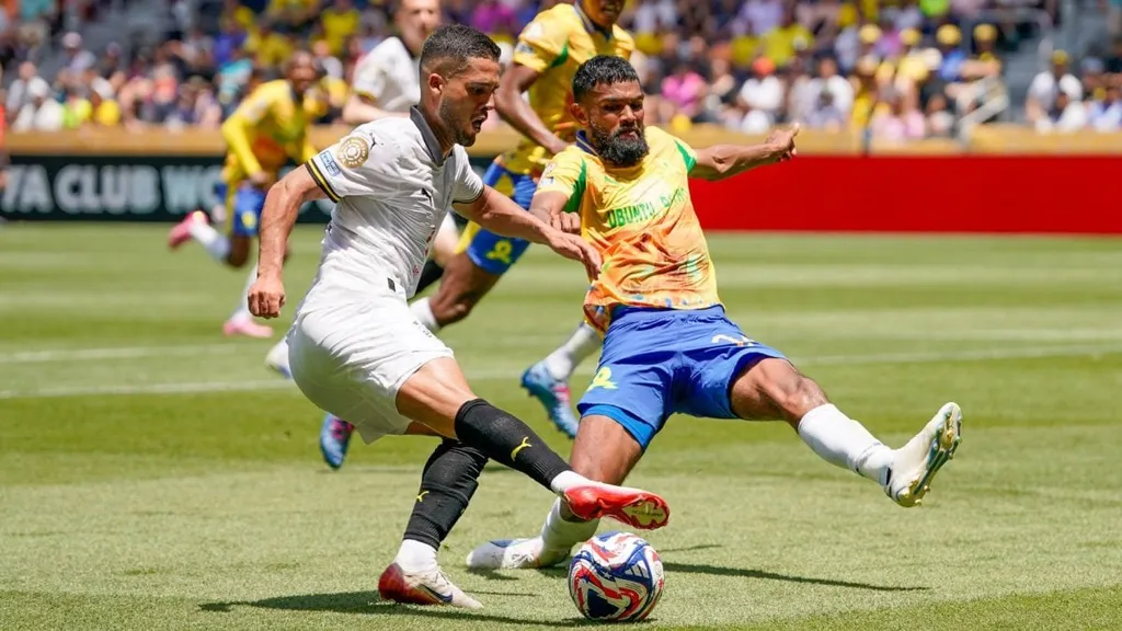 Keanu Cupido of Mamelodi Sundowns (right) during the FIFA Club World Cup. Photo &ndash; Imago