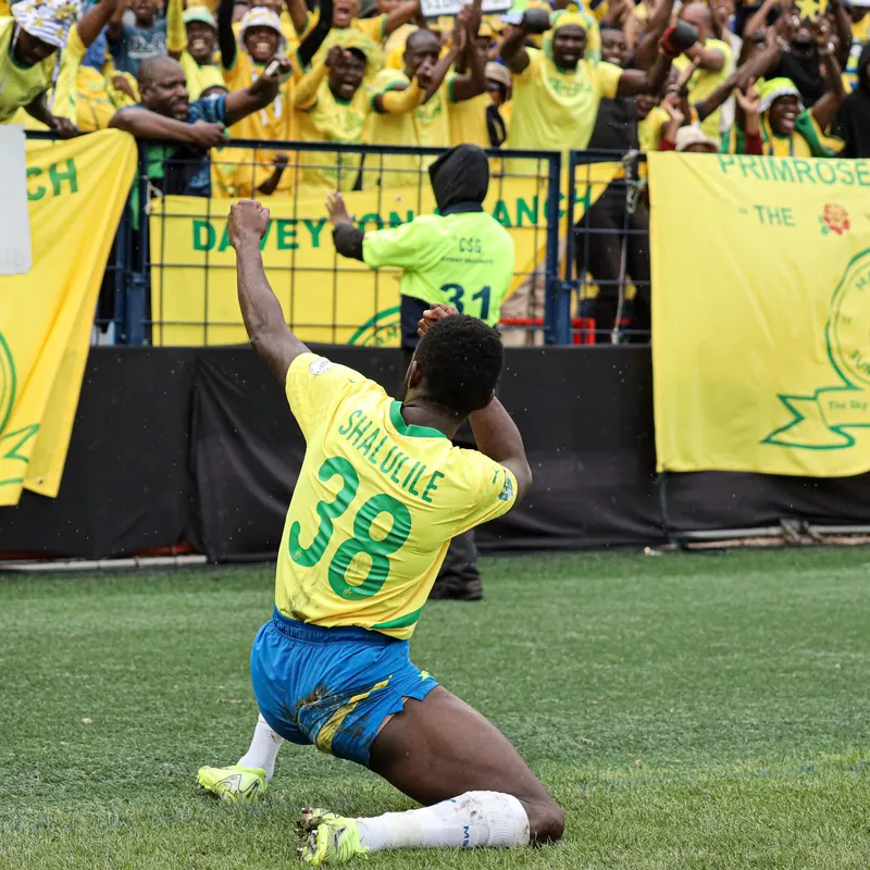Peter Shalulile celebrates a goal