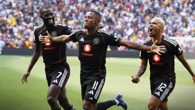 Appollis, Makgopa & Moremi on target as Pirates floor Chiefs in Soweto derby