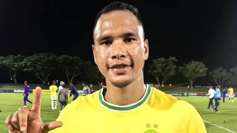 Sundowns show no mercy to Richards Bay to retain top spot