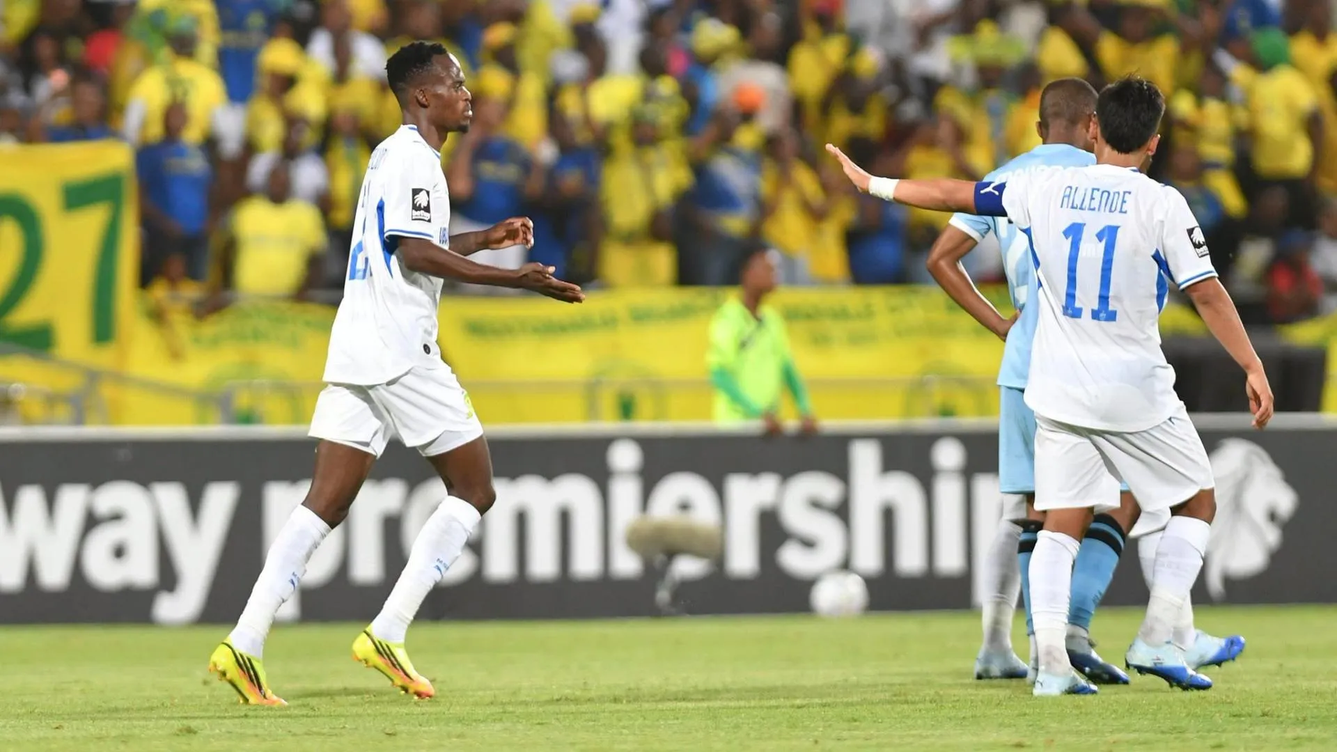 Matuludi shines as Sundowns overtake Pirates in PSL race
