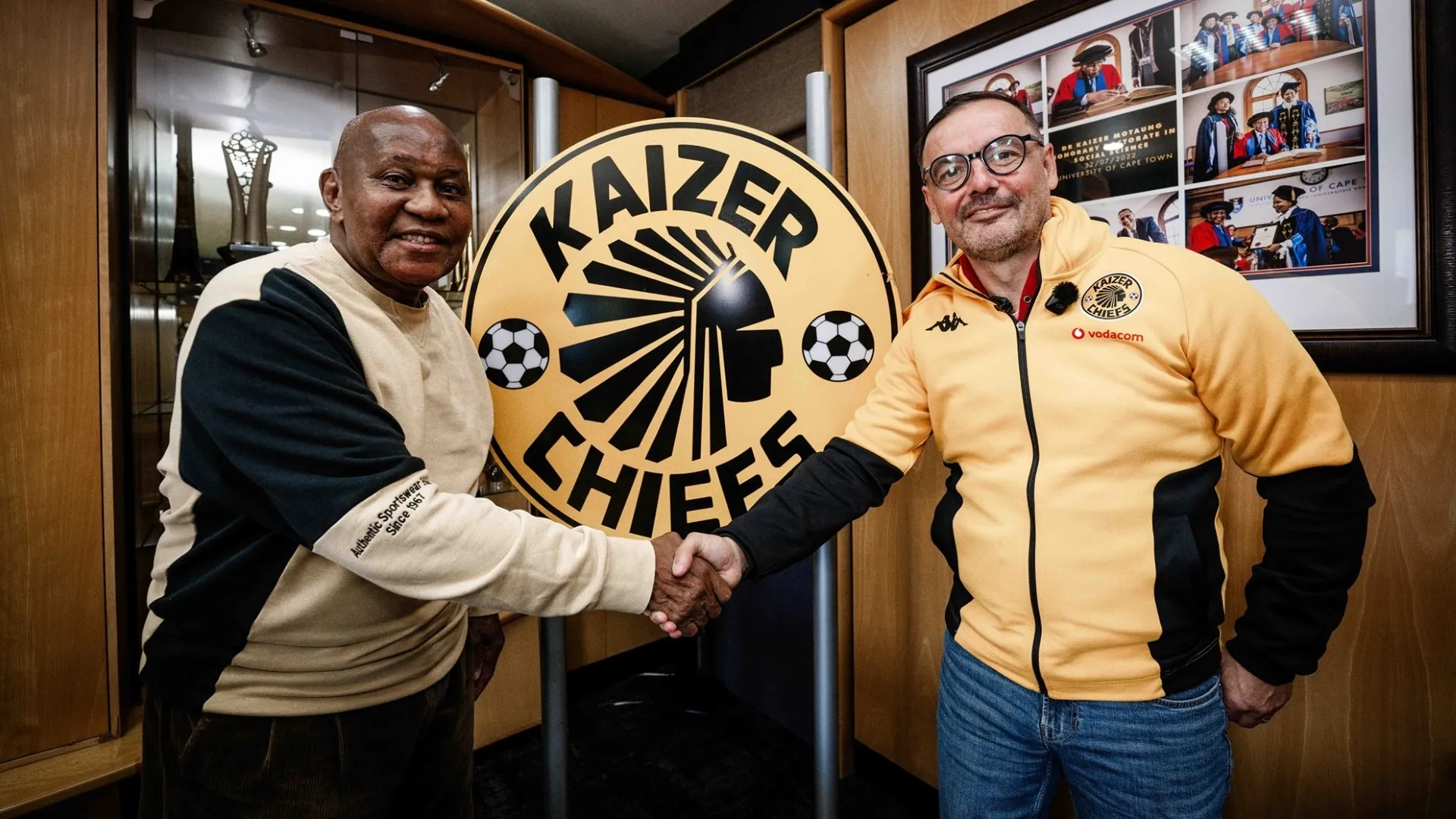 Kaizer Motaung and Fernando Da Cruz, Image: Kaizer Chiefs