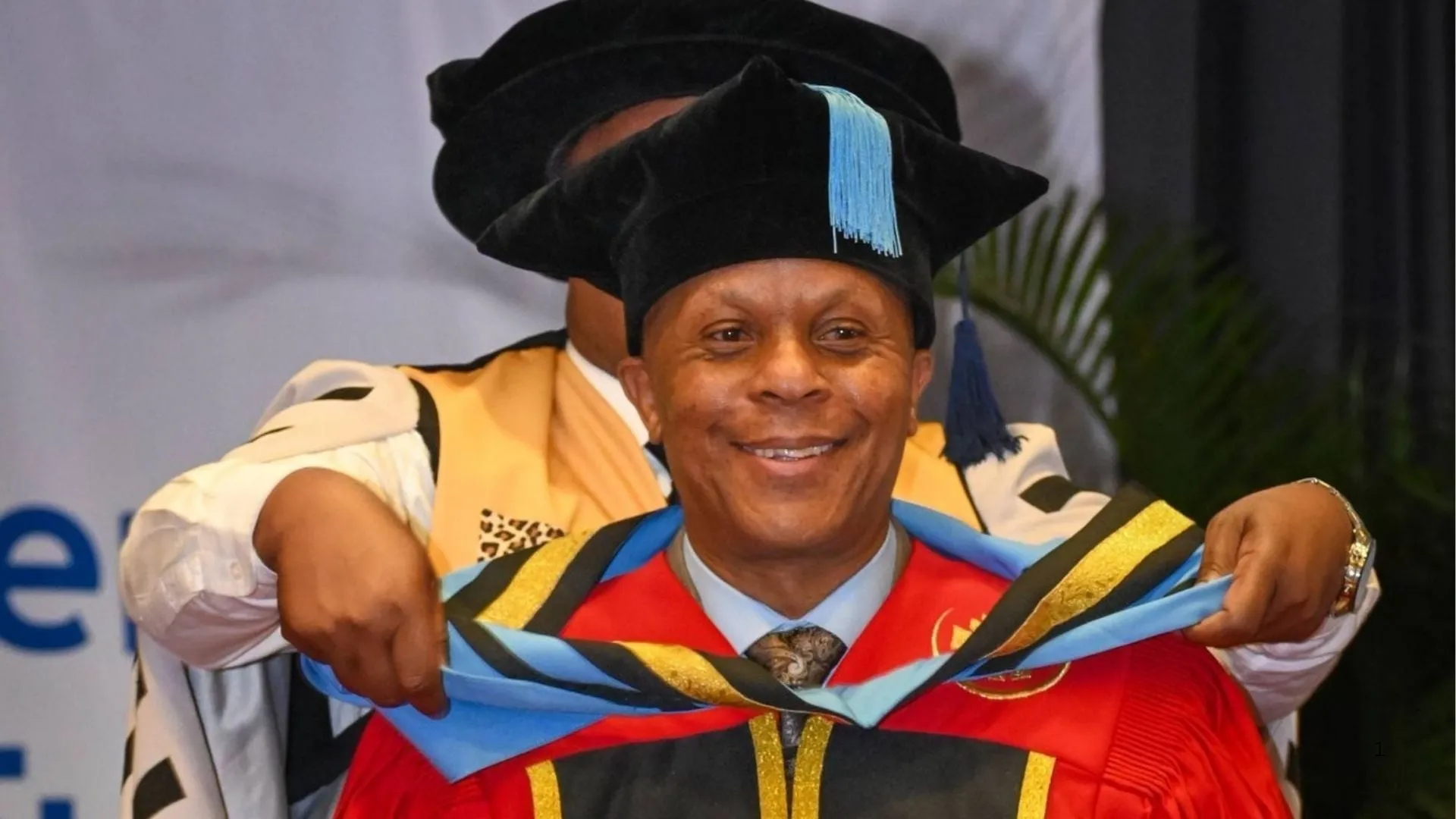 Doctor Khumalo receiving an honorary doctorate degree from the Tshwane University of Technology.