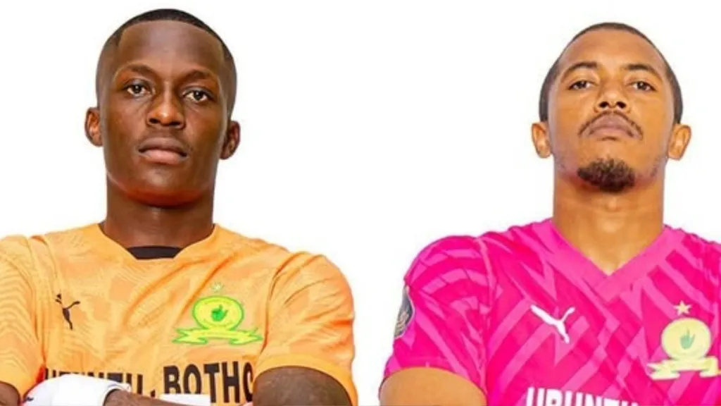 Mamelodi Sundowns goalkeepers Sanele Tshabalala and Jody Februray.
