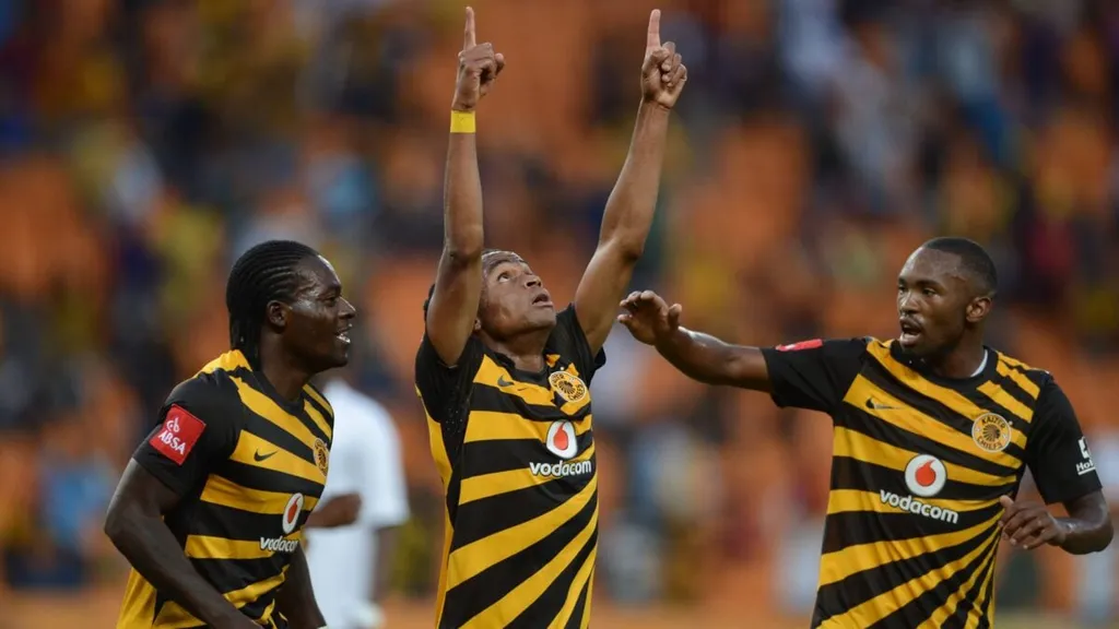 Siphiwe Tshabalala, Kingston Nkhatha and Bernard Parker playing for Kaizer Chiefs.