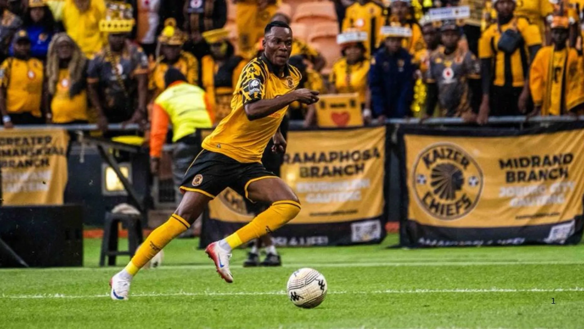Glody Lilepo of Kaizer Chiefs in action against Durban City.