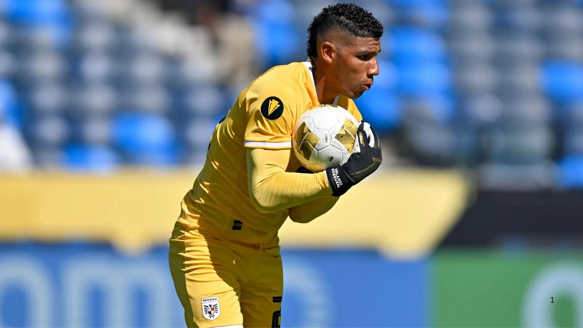 Panama goalkeeper Orlando Mosquera