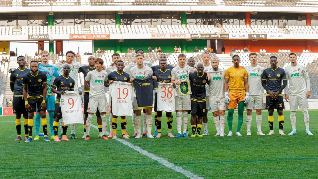 Yanga and Augsburg take a photo after pre-season game. Image: Yanga SC