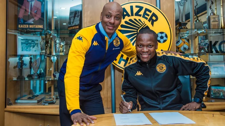 Kaizer Chiefs make Bafana defender first signing