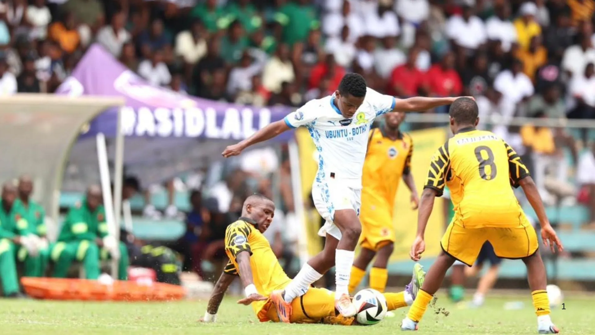 Kaizer Chiefs vs Mamelodi Sundowns in the DStv Diski Challenge. Photo &ndash; Asidilali