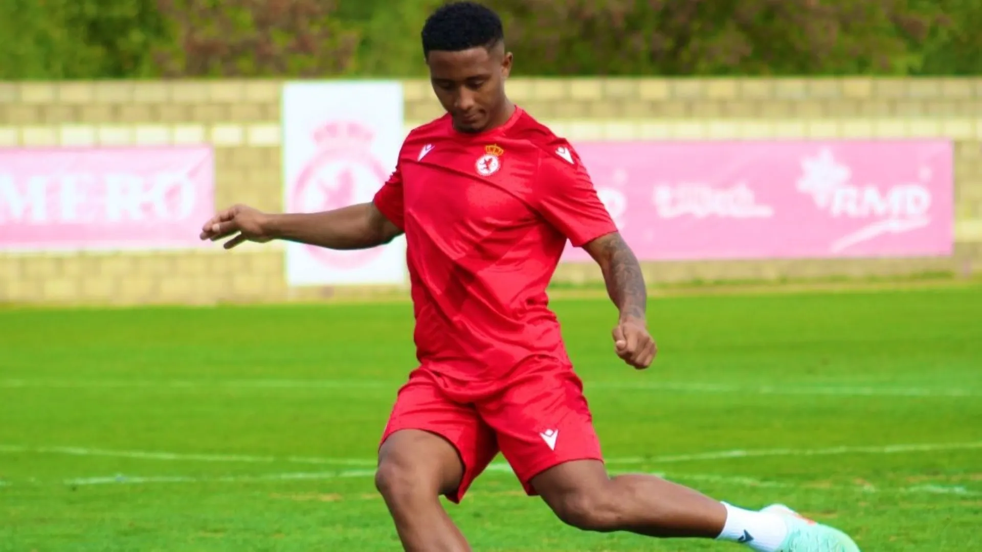 Official: Ribeiro unveiled at new club after forcing Sundowns exit