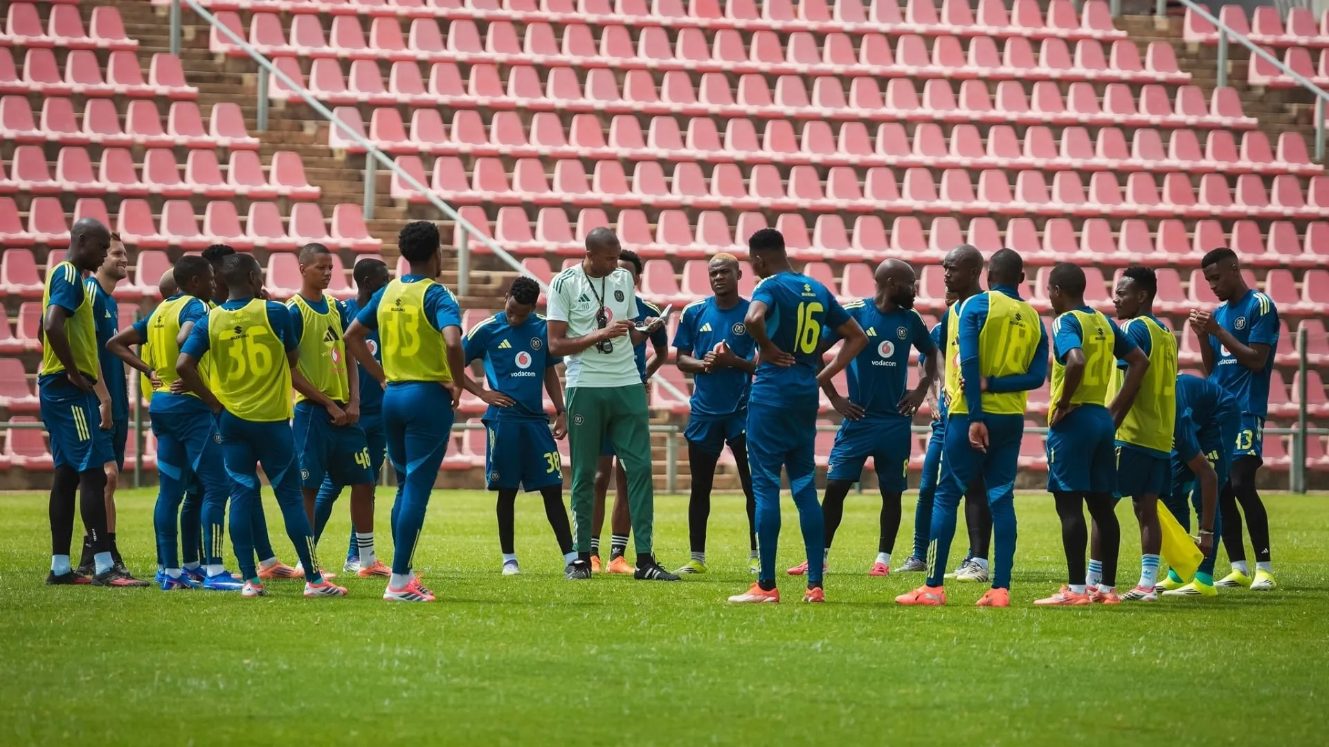 Chiefs told they stand NO CHANCE in Soweto derby &ndash; &lsquo;Pirates are best team in Mzansi&rsquo;