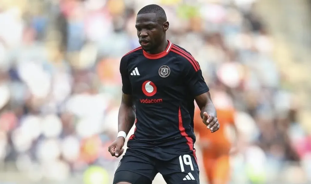 Mabasa or Makgopa? Pirates legend advises Riveiro who to start in MTN8 final