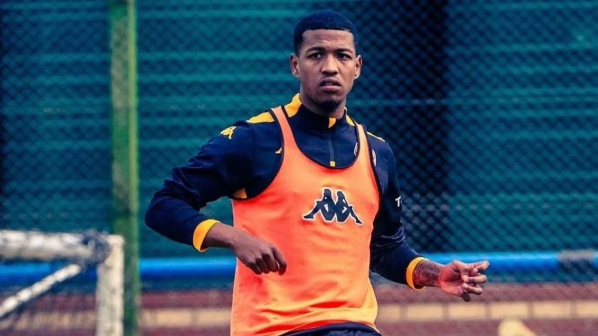 &lsquo;He won&rsquo;t solve their problems&rsquo; &ndash; Ex-Kaizer Chiefs coach gives verdict on new Amakhosi defender