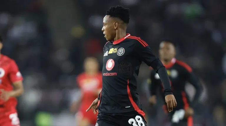 ‘Pocket Mofokeng & Mbule, Pirates Won’t Rise’ – Ex-Chiefs winger