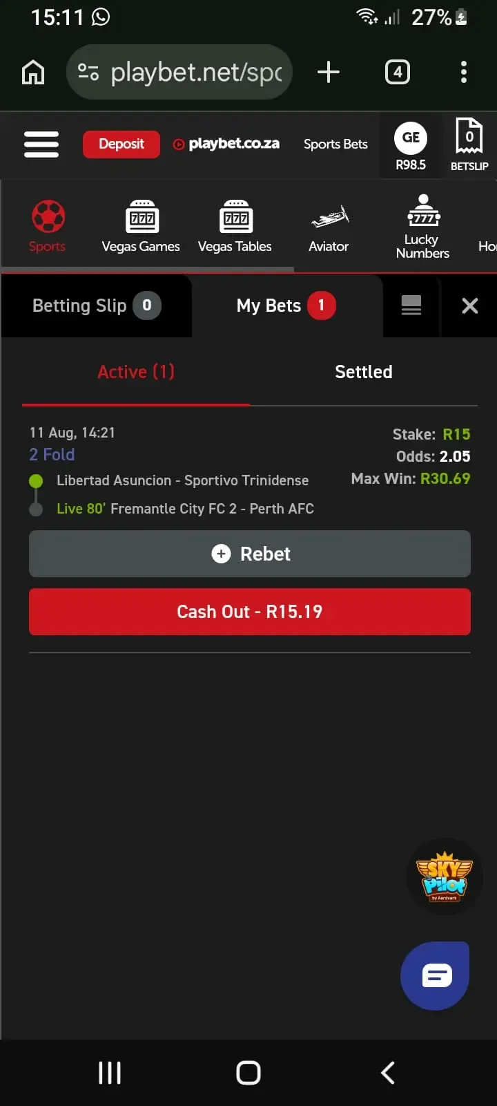 Playbet betslip with Cashout enabled.