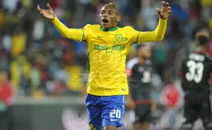 ‘I was always struggling to play against him’: Billiat on ex-Bafana & Chiefs defender 