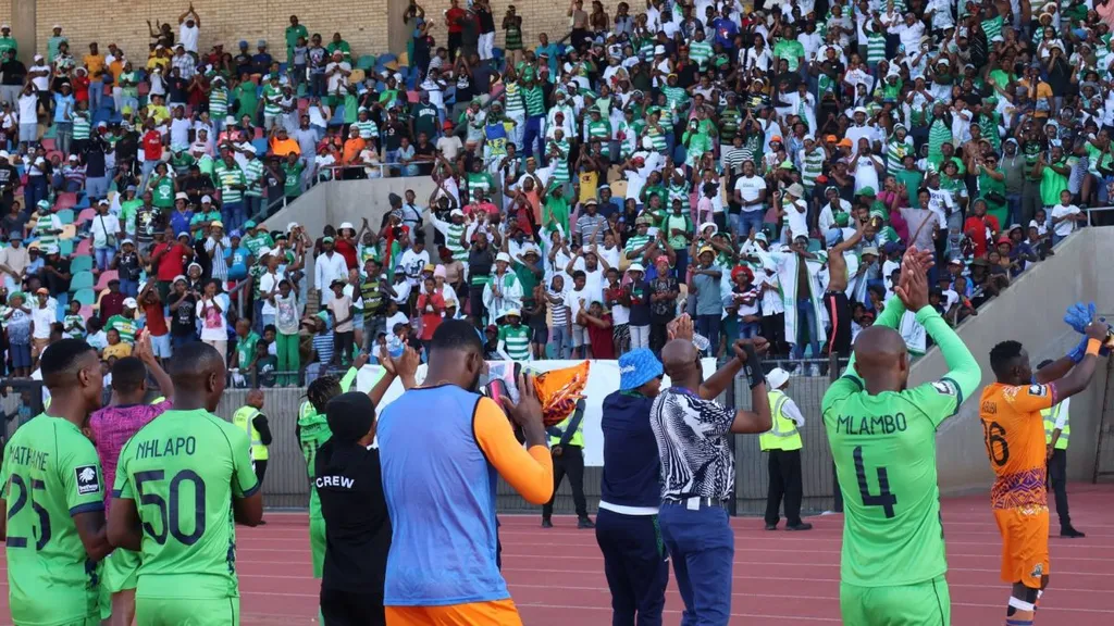 Marumo Gallants players salute fans. Photo Marumo Gallants