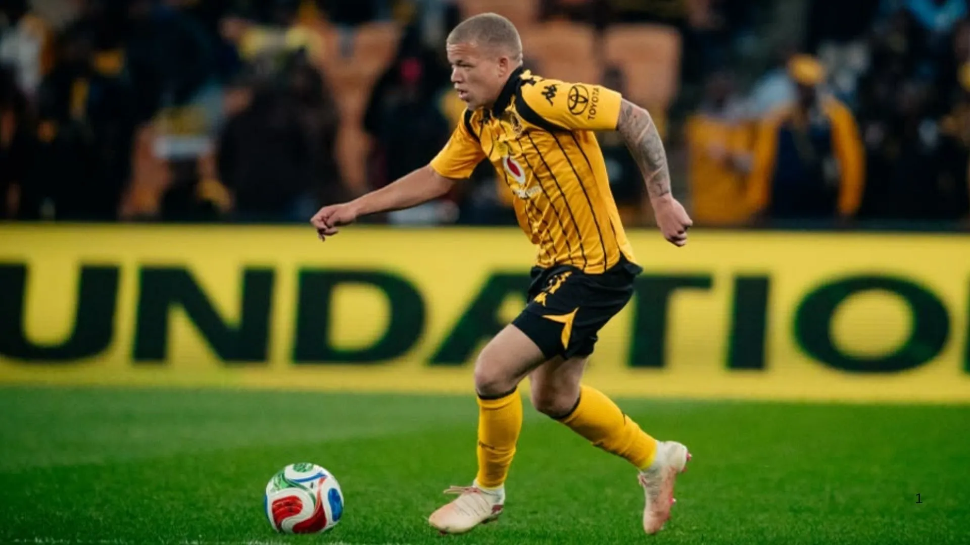 Luke Baartman of Kaizer Chiefs in action against Golden Arrows.