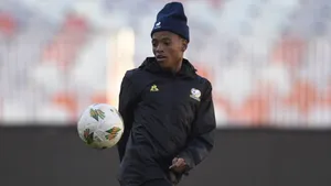 ‘They made him crazy’ – Broos lifts lid on Pirates star Mofokeng’s struggles 