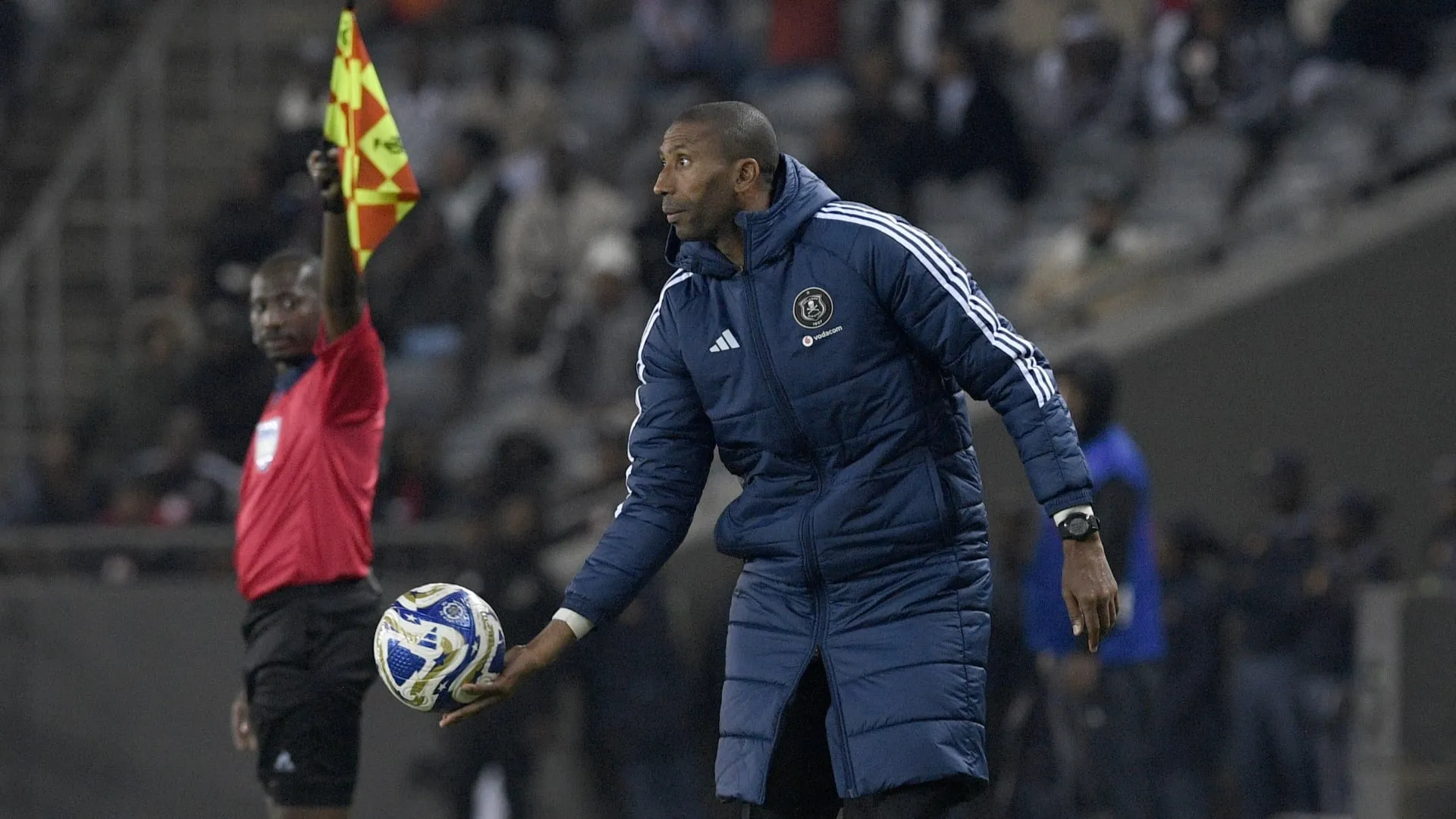 Pirates coach Ouaddou and five other members suffer &lsquo;serious injuries&rsquo; after an accident