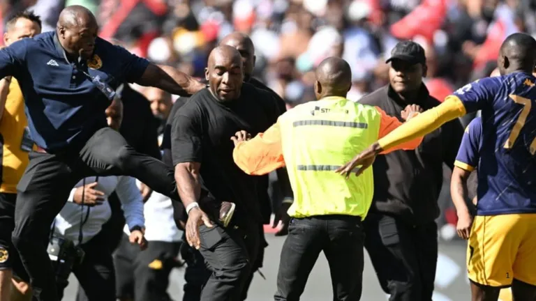 Players&rsquo; union demands action over &lsquo;unacceptable&rsquo; Soweto Derby chaos