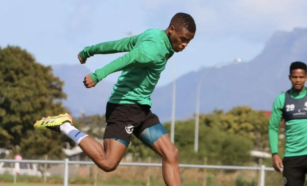 CT Spurs CEO gives another update on pursuit of Chiefs target Asanele Velebayi