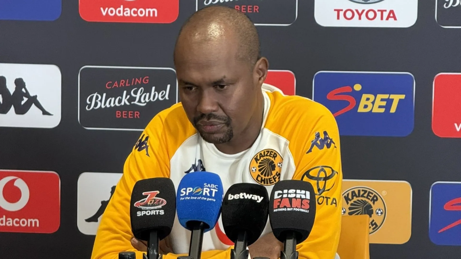 &lsquo;Kaizer Chiefs have done well!&rsquo; Cedric Kaze adamant Amakhosi are rebuilding & realistic objectives should be considered