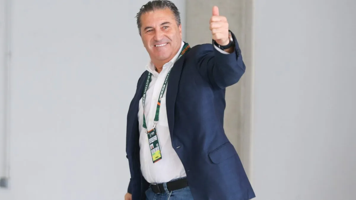 Former Nigeria coach offered to Mamelodi Sundowns as Mokwena&rsquo;s replacement&nbsp;