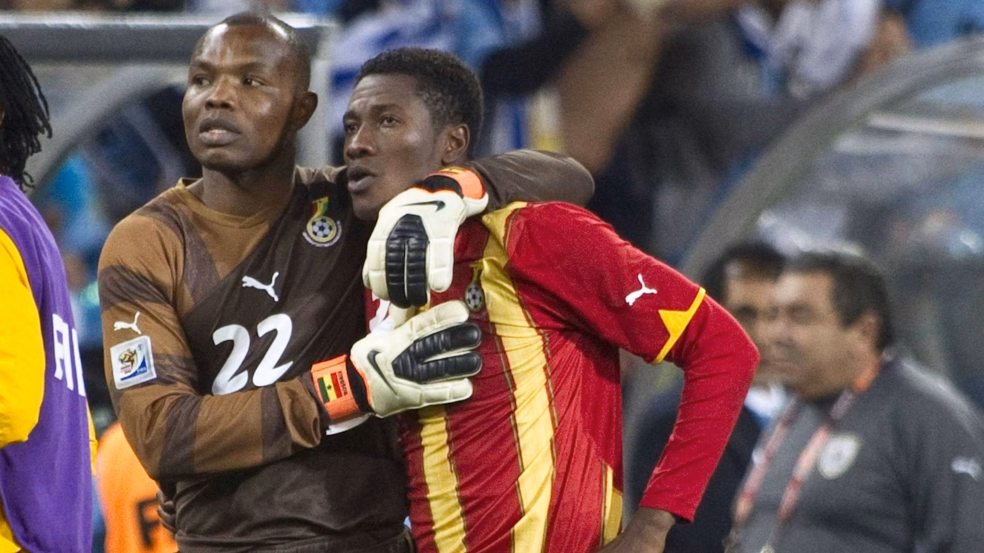 Richard Kingson and Asamoah Gyan after losing to Uruguay at the 2010 World Cup.