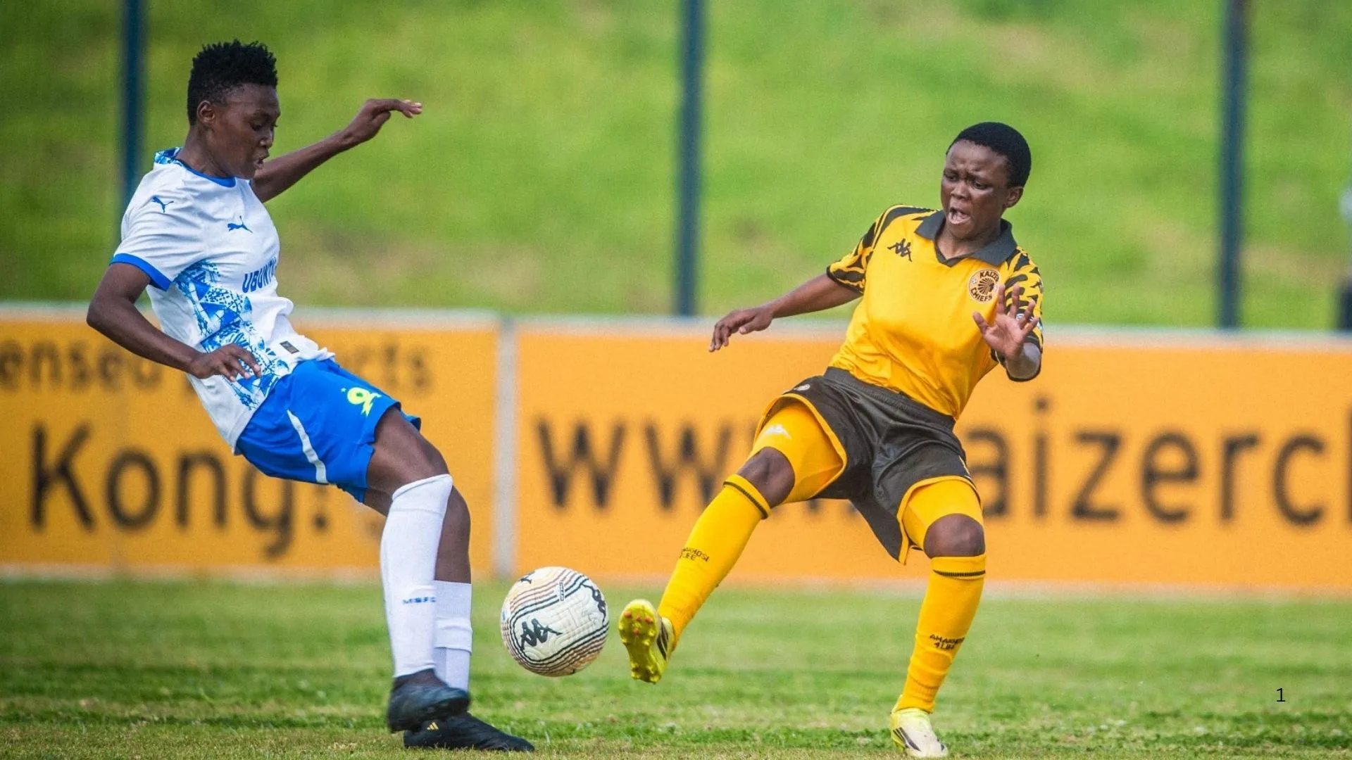 Kaizer Chiefs Ladies playing against Mamelodi Sundowns Ladies.