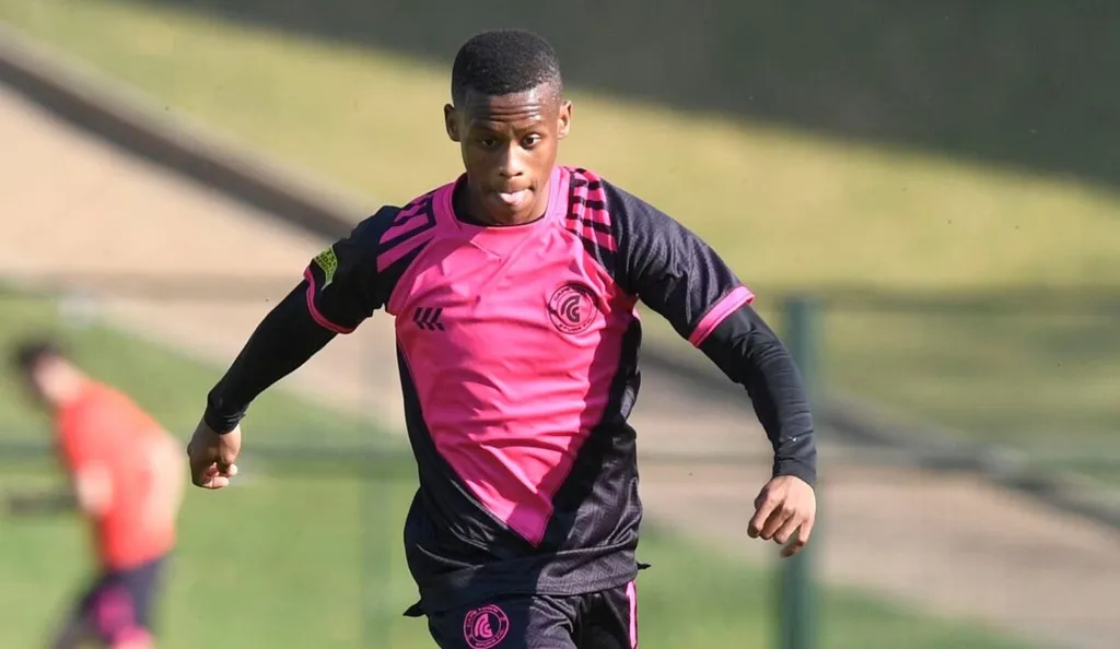 Kaizer Jr opens up on Chiefs' pusuit of Velebayi and Basadien