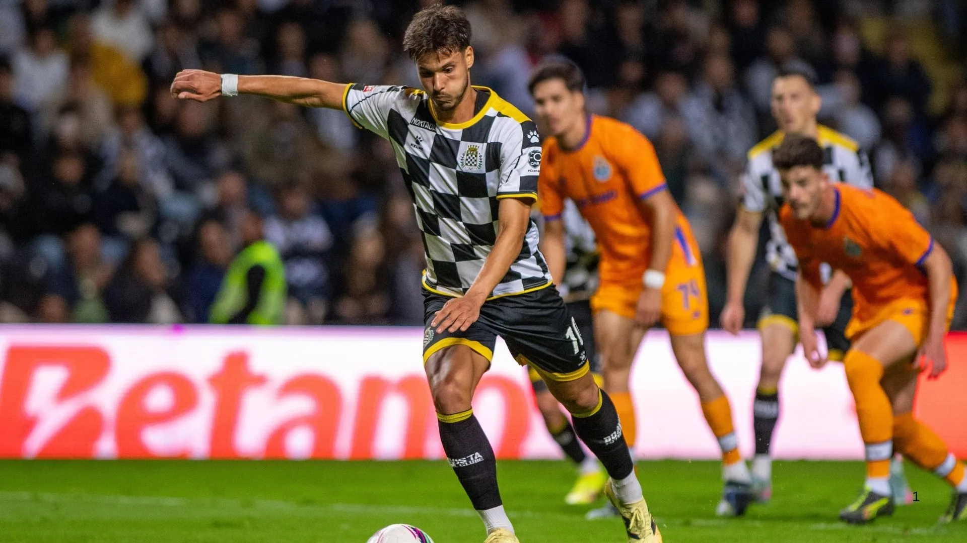 Mamelodi Sundowns close to signing Portuguese duo