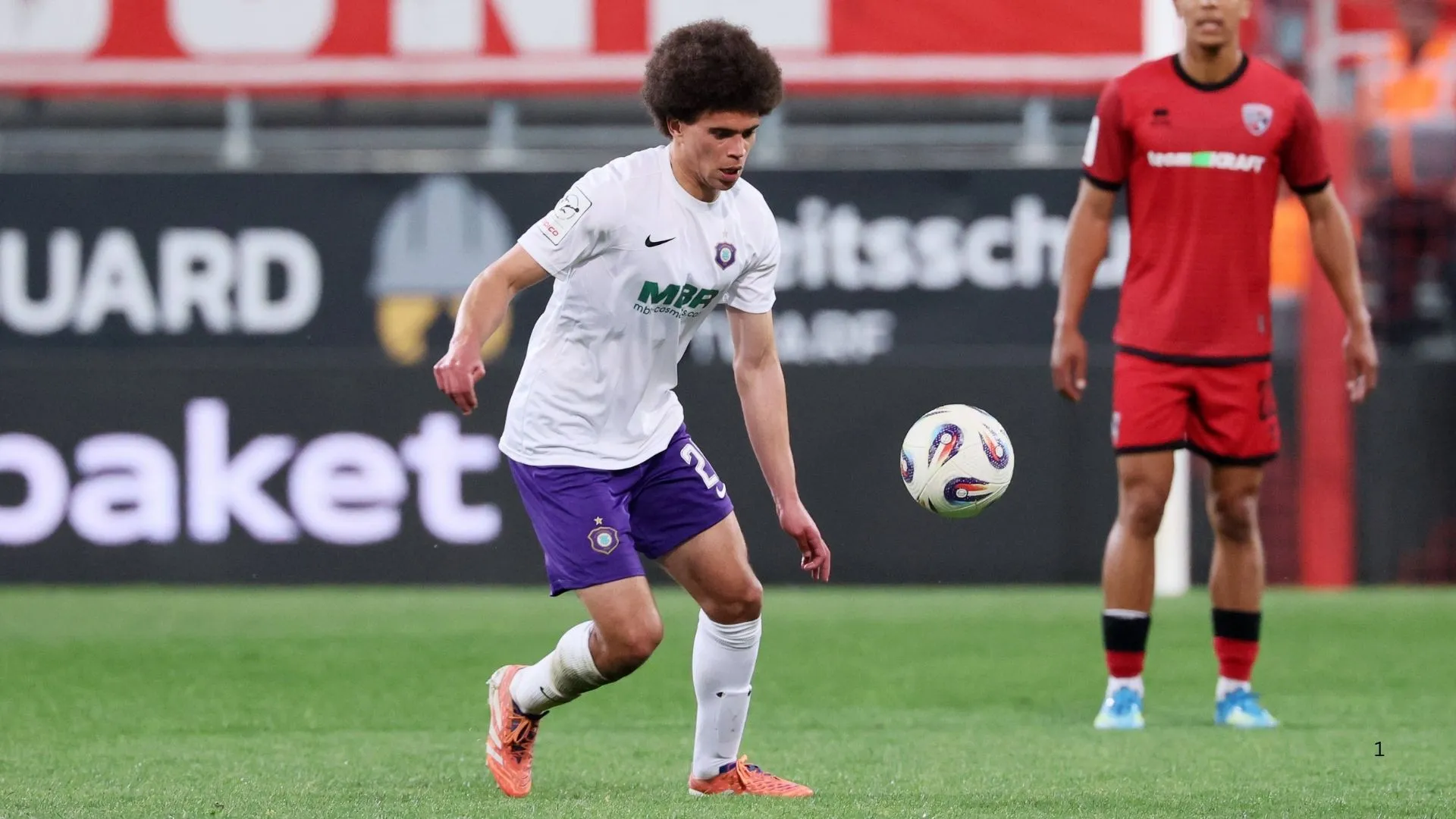 Jonah Fabisch playing for FC Erzgebirge in Germany.