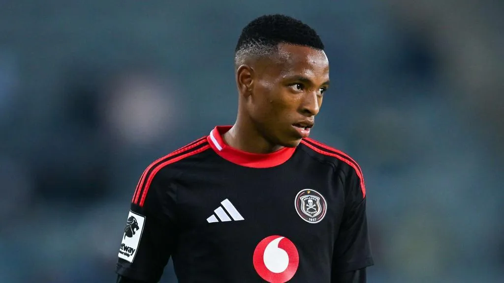 R100 million offer: European giants pursue Orlando Pirates sensation Mofokeng