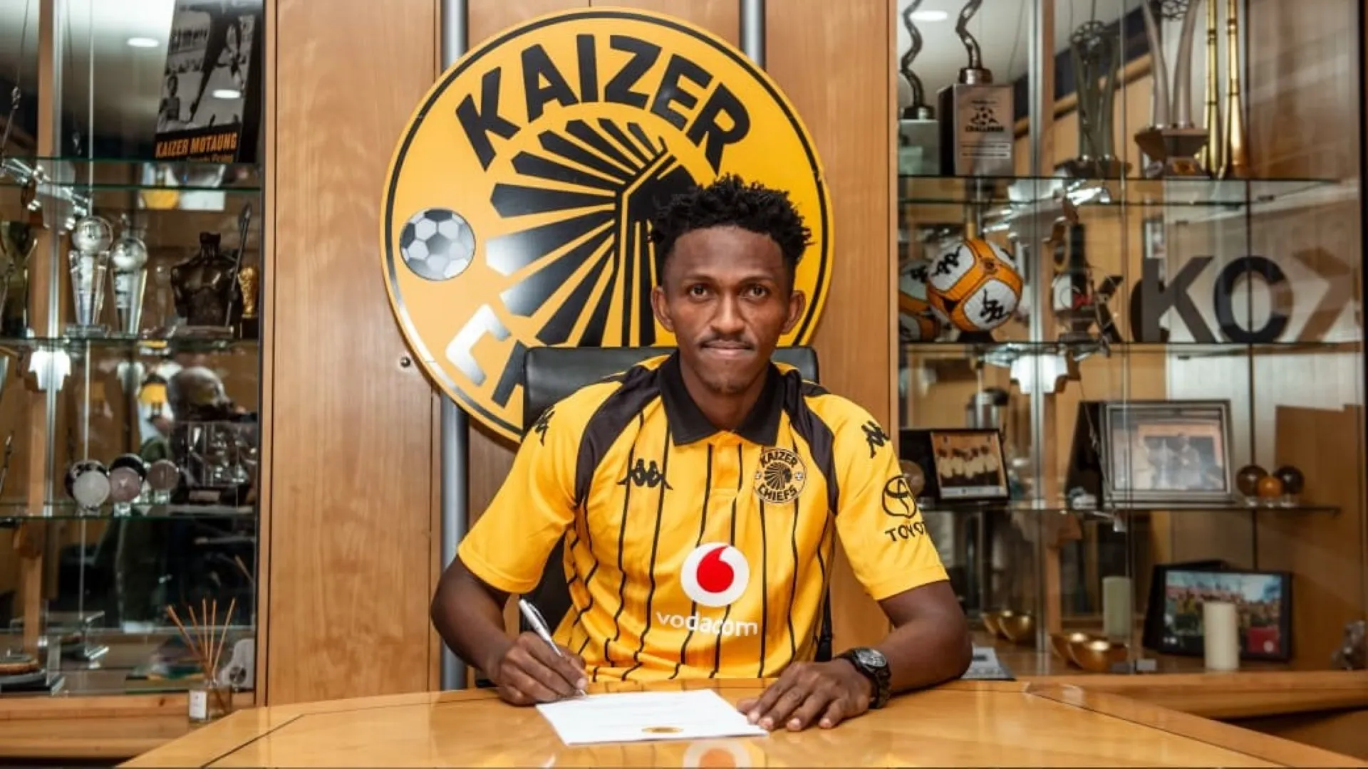 Adolf Mtasingwa Bitegeko - Image: Kaizer Chiefs