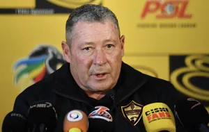 ‘The match mustn’t be decided by controversial moment’ – Barker on MTN8 final 