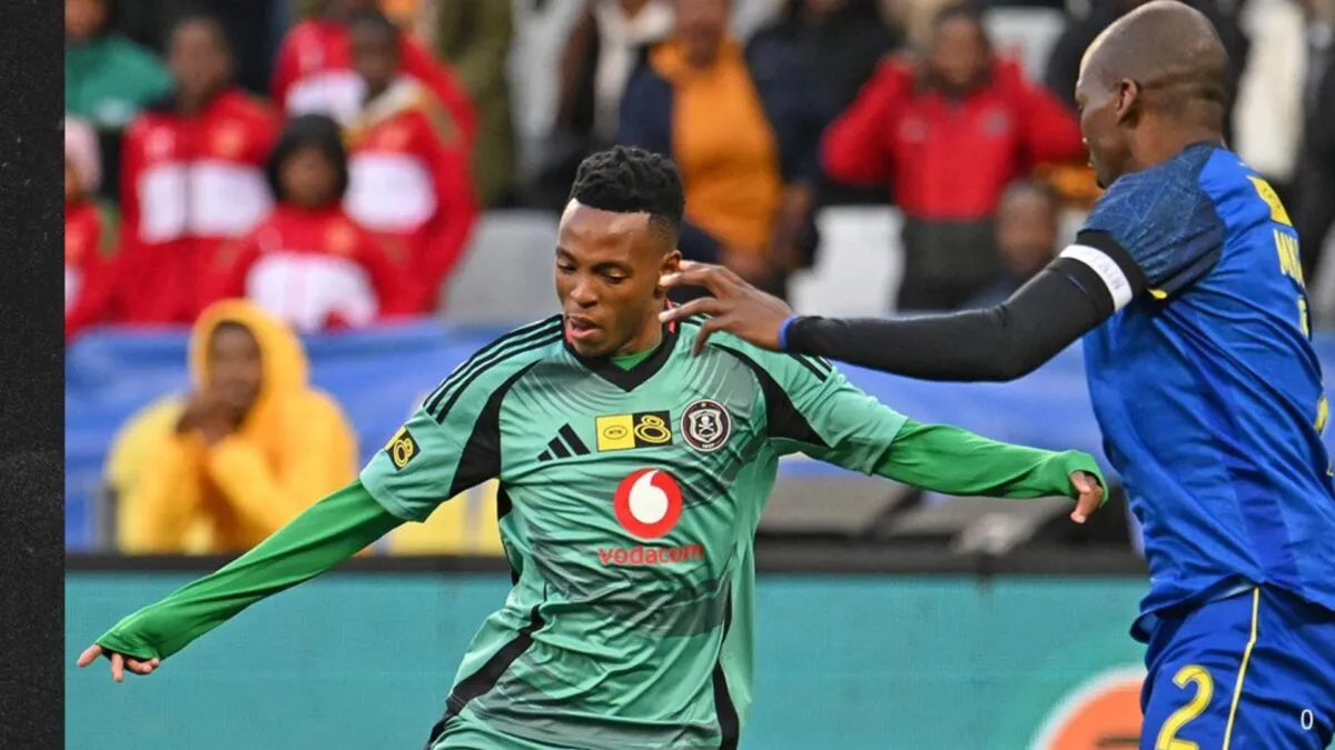&lsquo;Mofokeng plays far better than our Mfundo Vilakazi&rsquo; &ndash; Kaizer Chiefs fans laud Orlando Pirates teen star