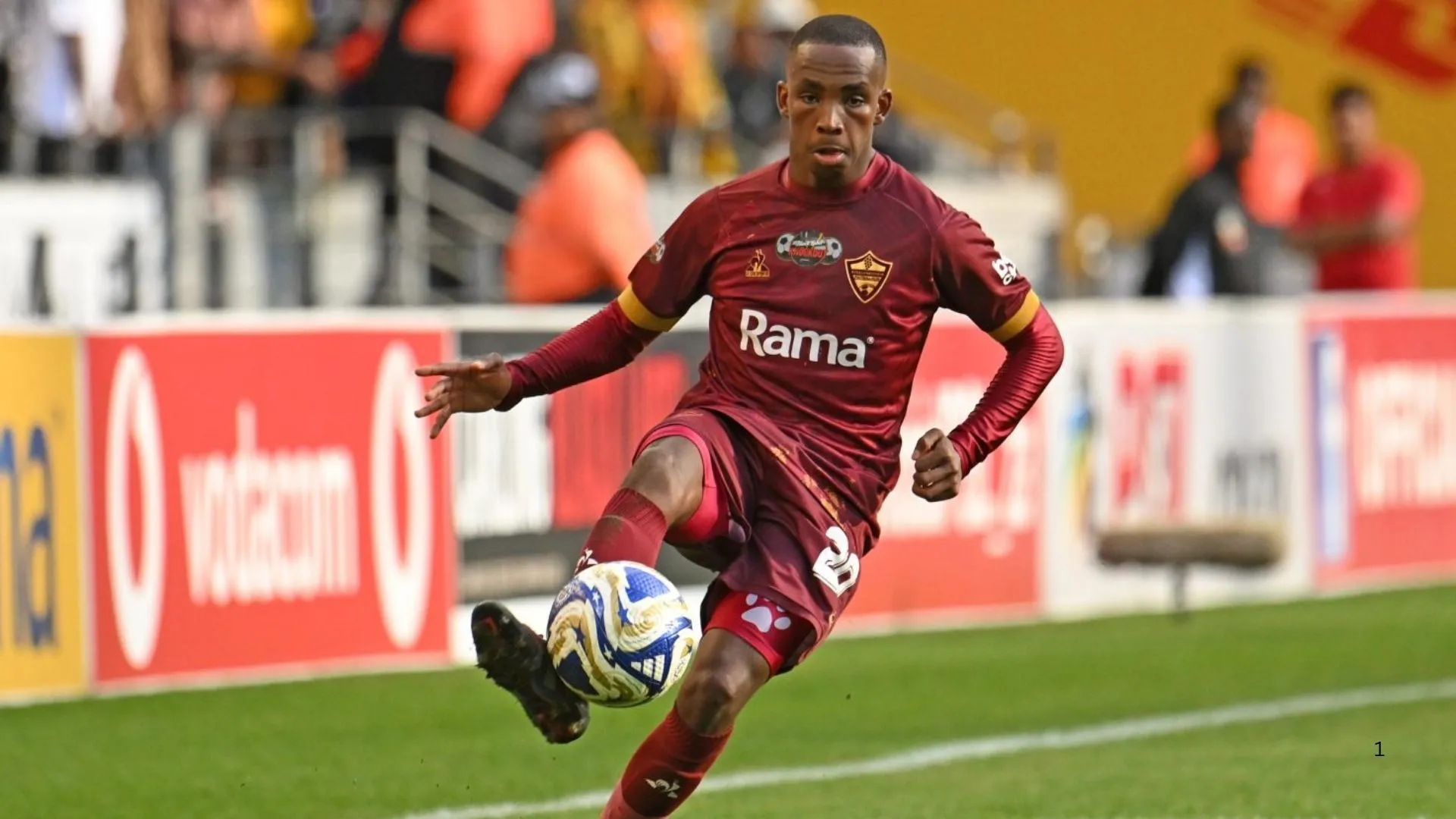 Midfielder Thapelo Mokobodi has joined Orlando Pirates from Stellenbosch.
