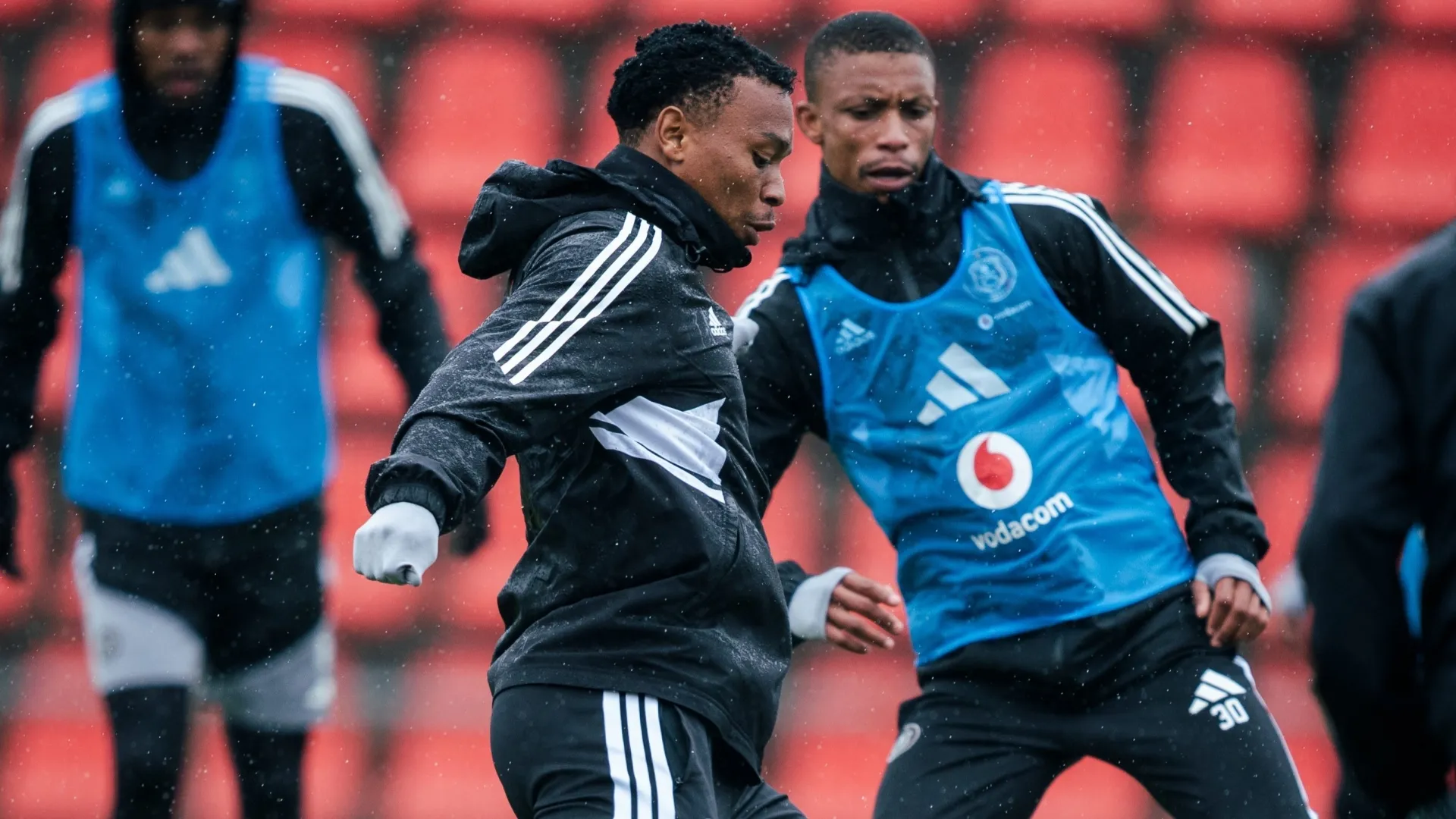 &lsquo;I&rsquo;m sorry, my brother&hellip;&rsquo; PSL striker apologises to Orlando Pirates star after career-threatening tackle