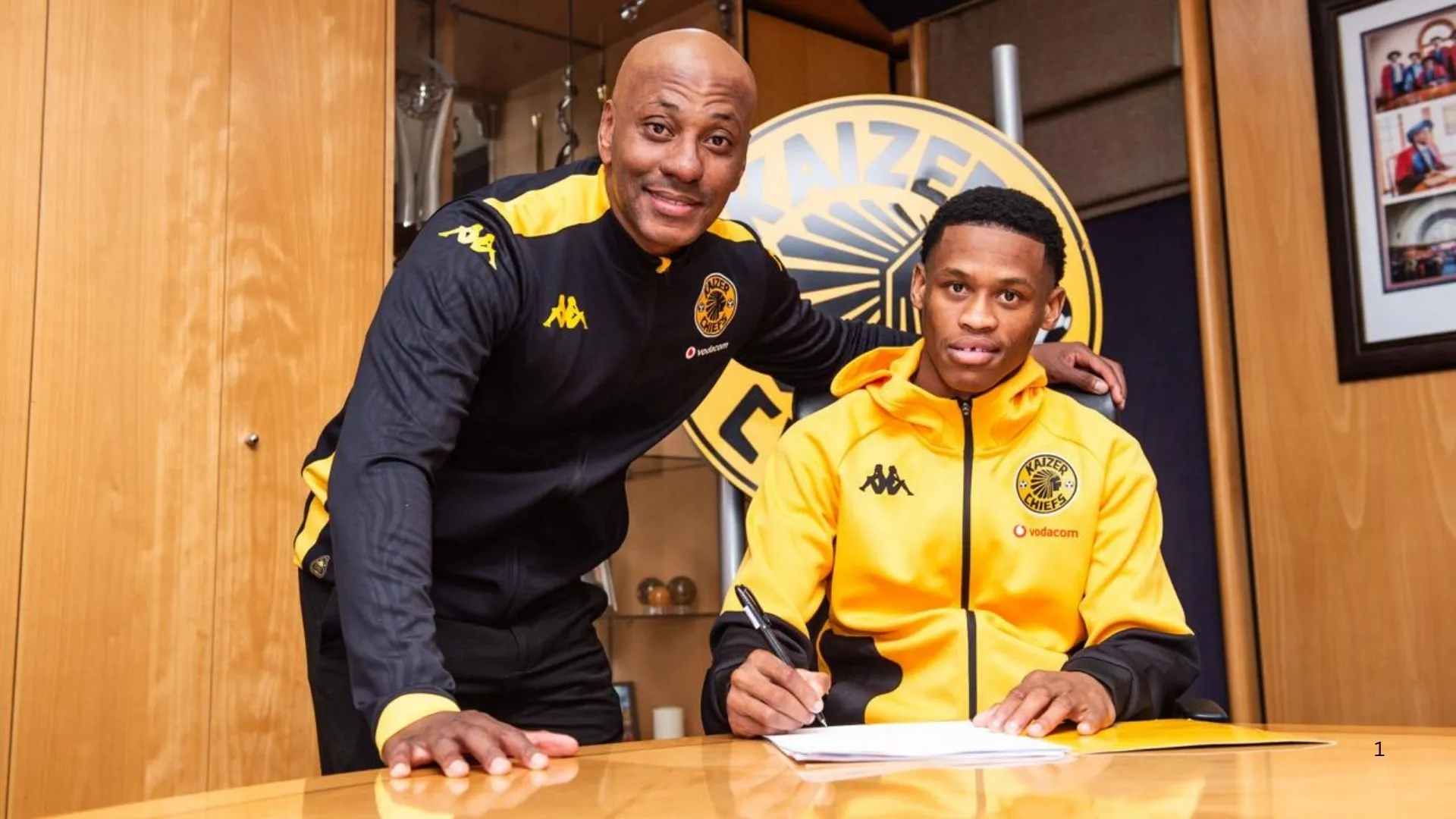 Kaizer Chiefs boost? Expert explains why Velebayi is free to play for Amakhosi