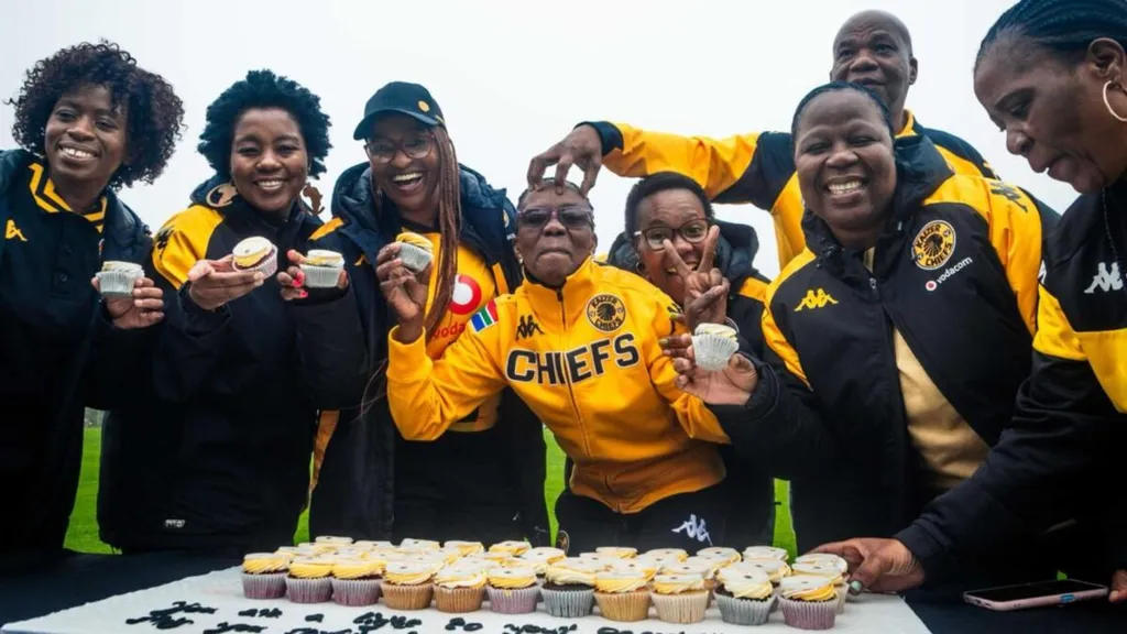 Kaizer-Chiefs-staff-celbrate-Kaizer-Motaung-bithday.-Photo-Kaizer-Chiefs-