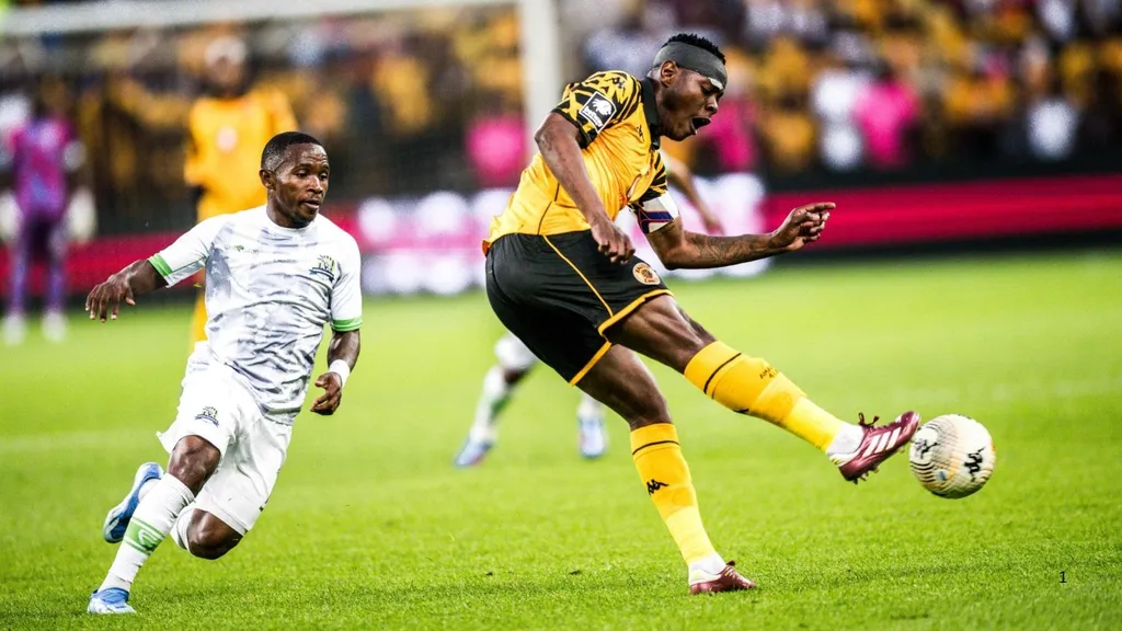 Kaizer Chiefs defender Zitha Kwinika and Marumo Gallants midfielder Philip Ndolondlo. Photo Kaizer Chiefs