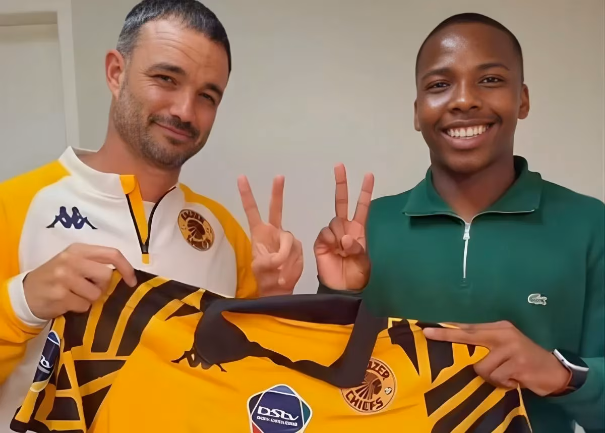 Kaizer Chiefs sign Xhosa Manyana