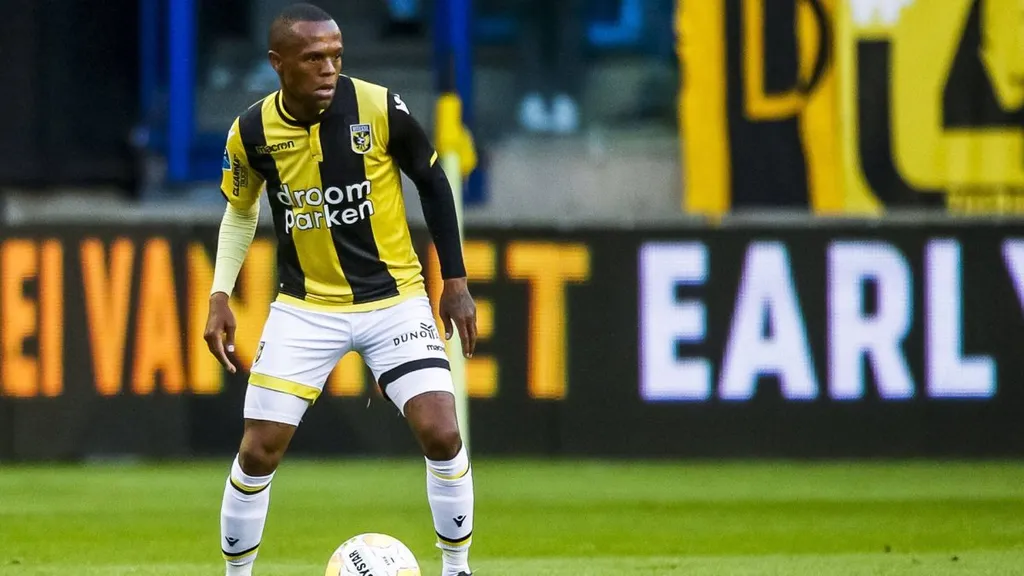 Thulani Serero in action for Vitesse. Photo – Imago