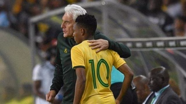 Hugo Broos and Relebohile Mofokeng.
