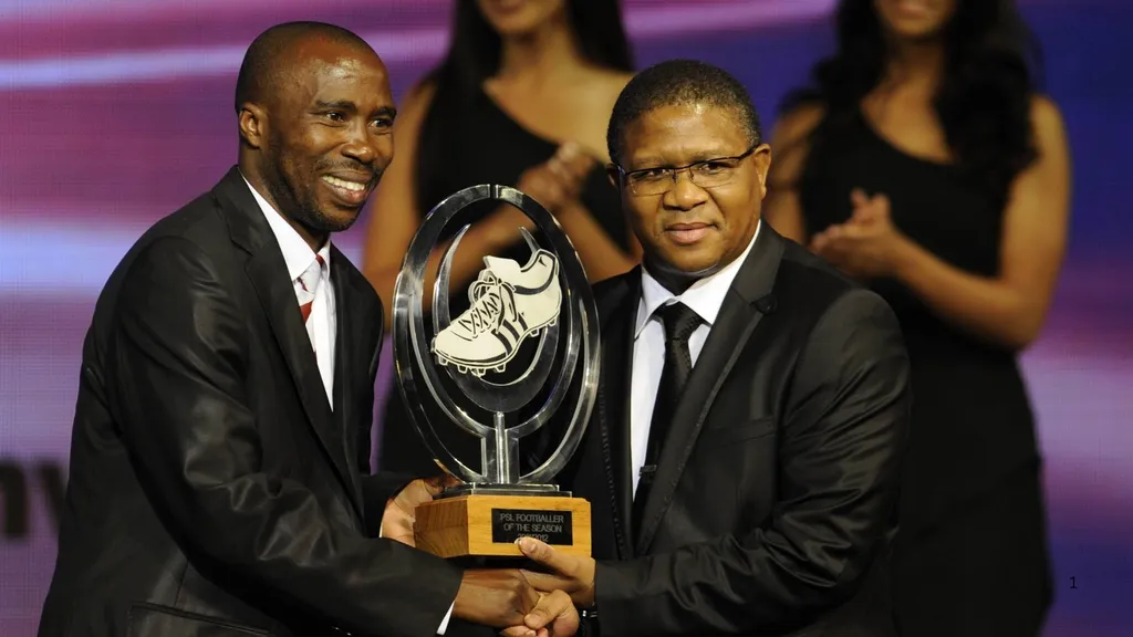 Siyabonga Nomvethe being feted by former Sports Minister Fikile Mbalula. Photo -Imago
